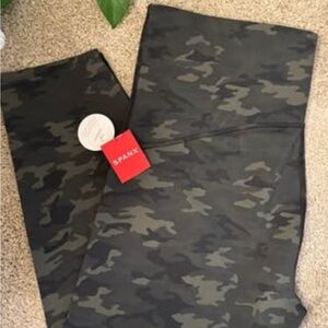 SPANX Camouflage Print Leggings